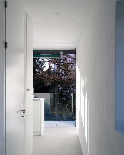 Daniela-Tonatiuh--5House--002--2011